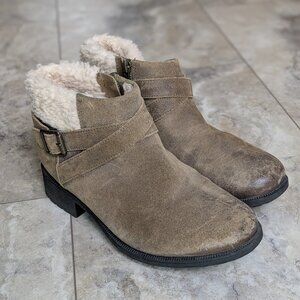 UGG Benson Waterproof Leather/Wool Lining Ankle Boots (women's 8.5)